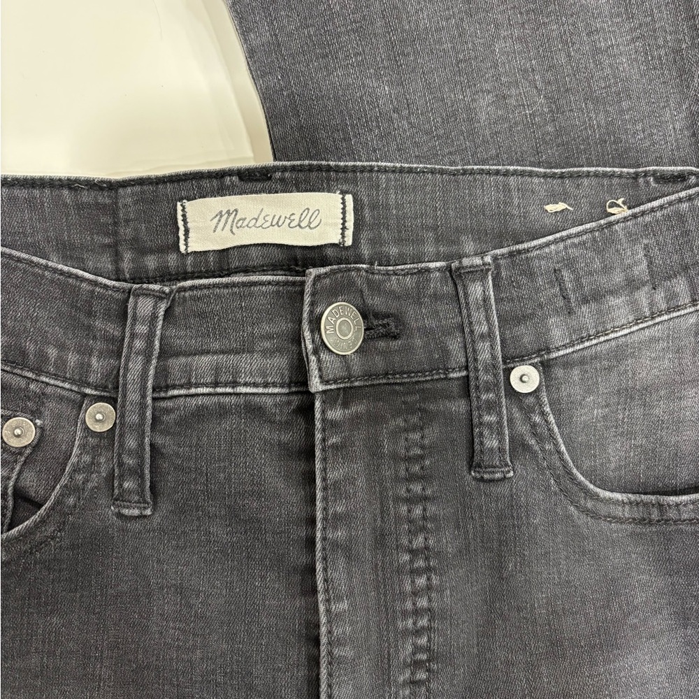 Madewell Cali Demi-Boot Jeans in Hollindale
Wash Size 25-Tall Kick Flare - Picture 3 of 6